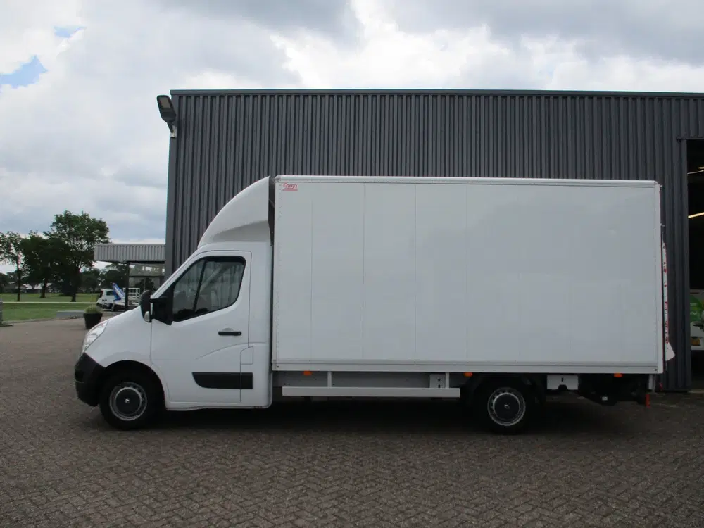 Renault Master 2.3 dCi 130 pk Laadbak Laadklep Airco Navi uit 2019, foto 2