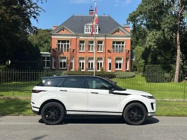 Land Rover Range Rover Evoque 2.0 D150 AWD R-Dynamic SE uit 2020, foto 2