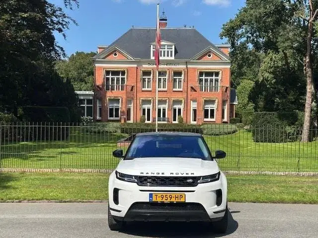 Land Rover Range Rover Evoque 2.0 D150 AWD R-Dynamic SE uit 2020, foto 3