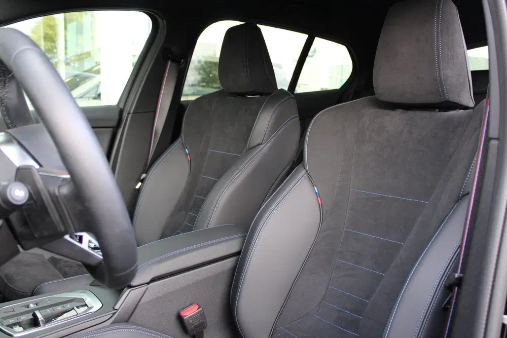 BMW 1-serie 120 M Sport Automaat uit 2026, foto 2