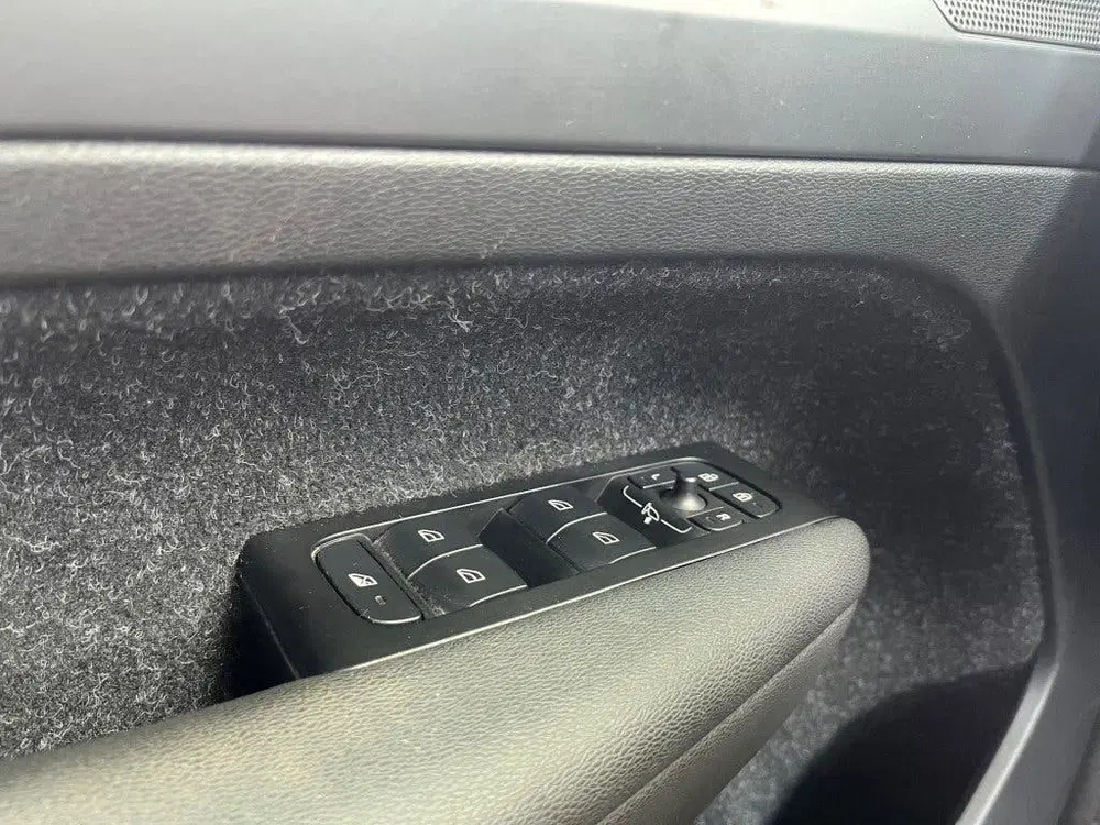 Volvo XC40 2.0 B4 AWD BUSINESS PRO 197PK AUTOMAAT uit 2021, foto 13