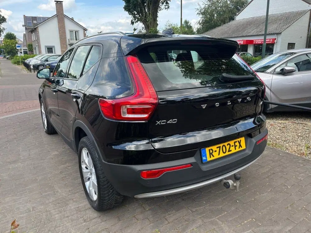 Volvo XC40 2.0 B4 AWD BUSINESS PRO 197PK AUTOMAAT uit 2021, foto 4