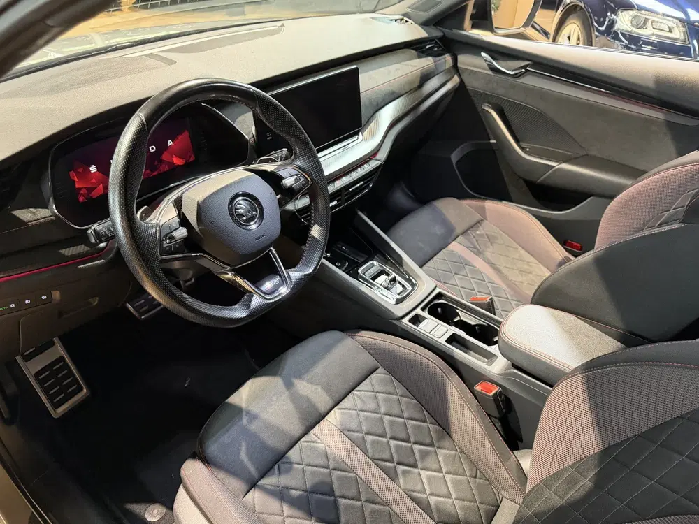 Skoda Octavia 2.0 TSI iV RS panoramadak uit 2020, foto 10