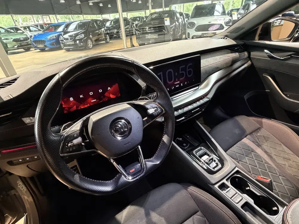 Skoda Octavia 2.0 TSI iV RS panoramadak uit 2020, foto 12