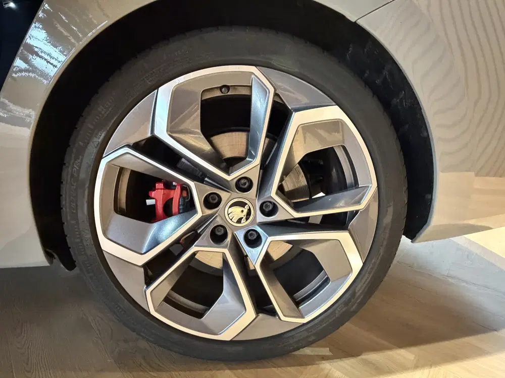 Skoda Octavia 2.0 TSI iV RS panoramadak uit 2020, foto 14