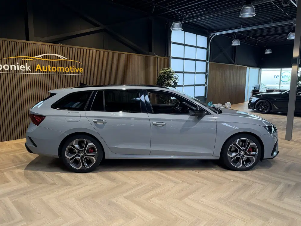 Skoda Octavia 2.0 TSI iV RS panoramadak uit 2020, foto 2