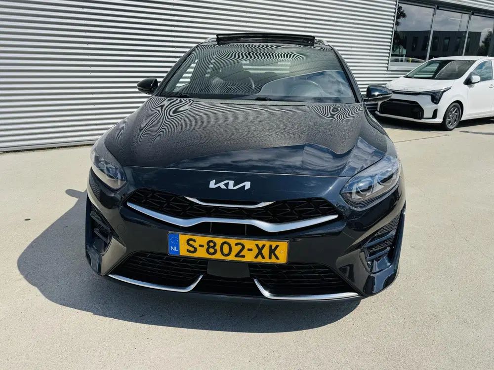 Kia Ceed 1.5 T-GDi GT-Line Panoramadak uit 2023, foto 10