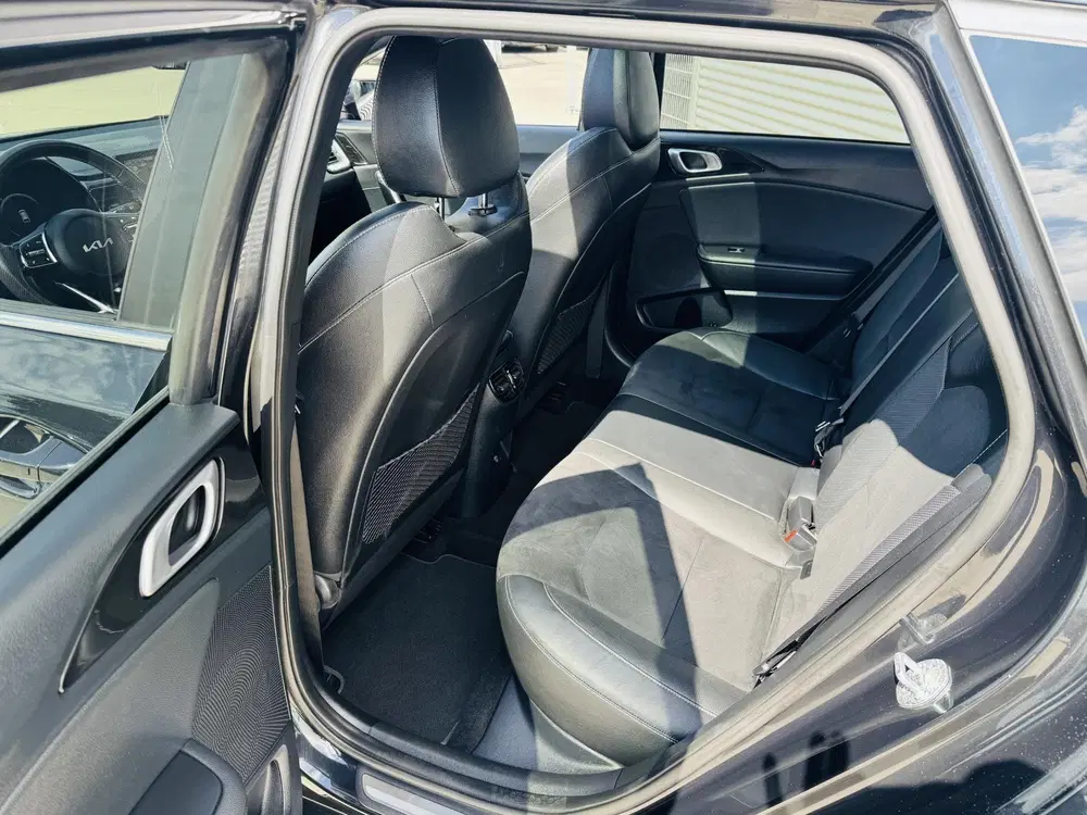 Kia Ceed 1.5 T-GDi GT-Line Panoramadak uit 2023, foto 6