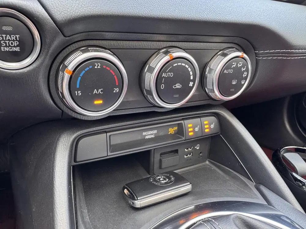 Mazda MX-5 1.5 SkyActiv-G 100th Anniversary uitvoerin uit 2020, foto 12