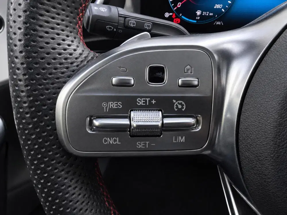 Mercedes-Benz A-Klasse 180 AMG Line uit 2023, foto 13