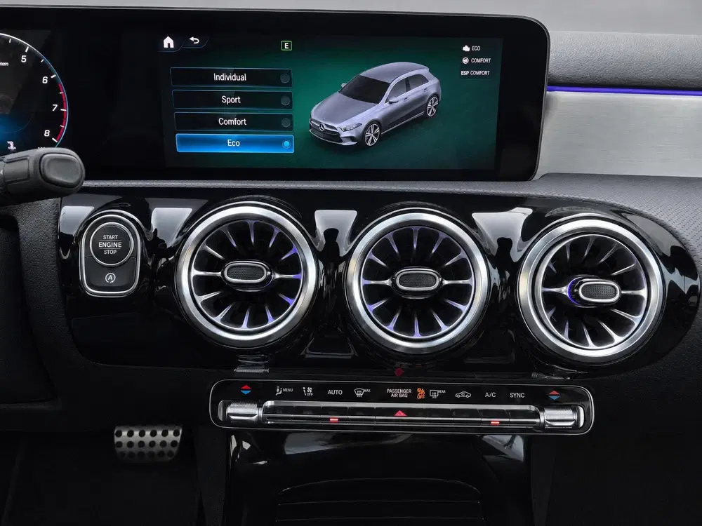 Mercedes-Benz A-Klasse 180 AMG Line uit 2023, foto 14