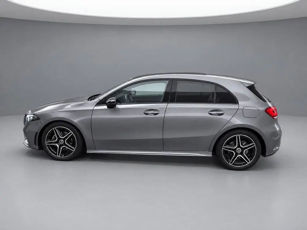 Mercedes-Benz A-Klasse 180 AMG Line uit 2023, foto 3