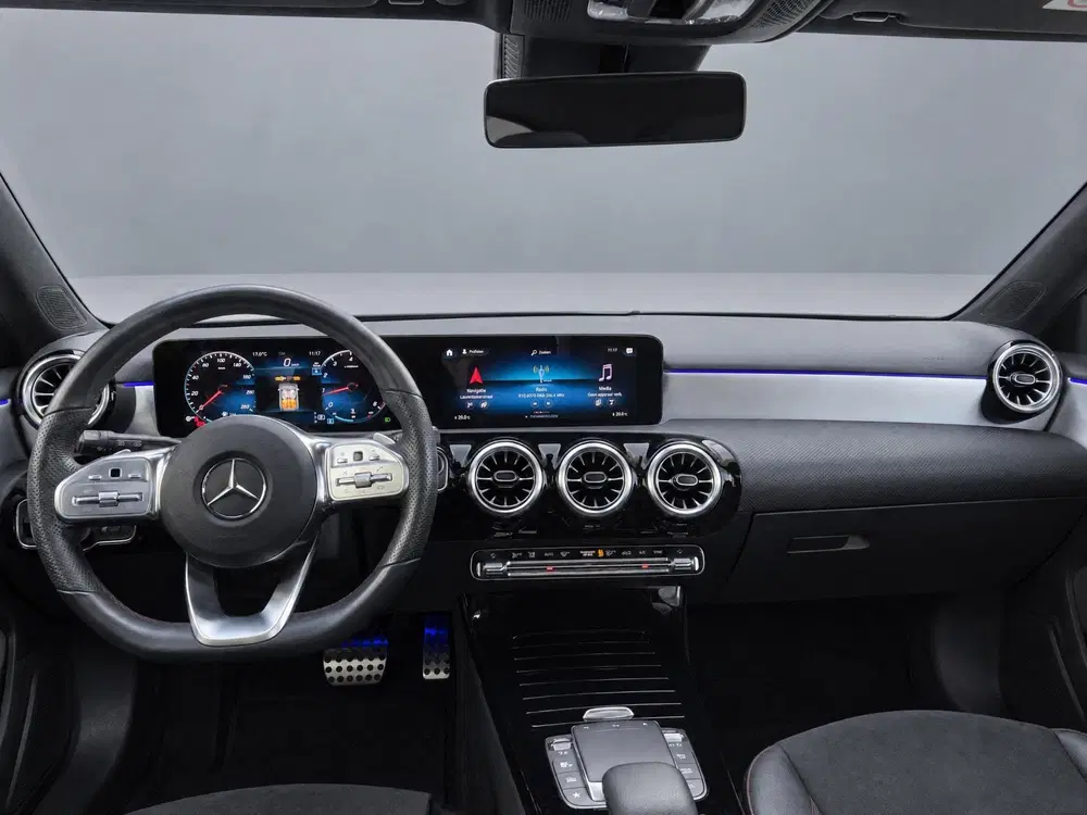 Mercedes-Benz A-Klasse 180 AMG Line uit 2023, foto 5