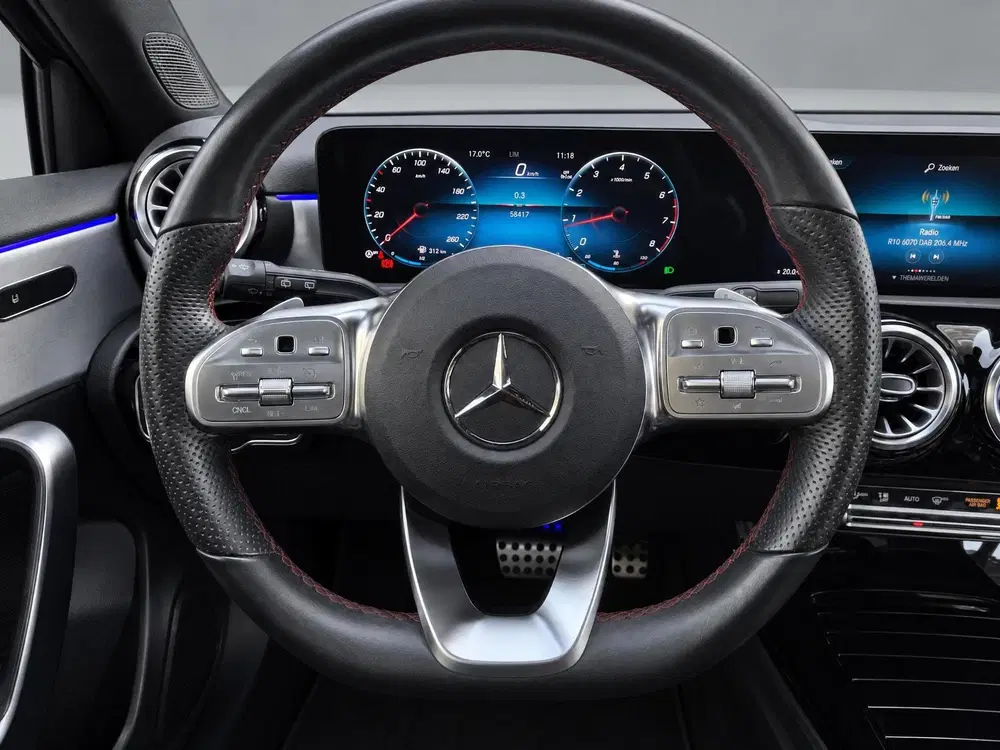 Mercedes-Benz A-Klasse 180 AMG Line uit 2023, foto 9