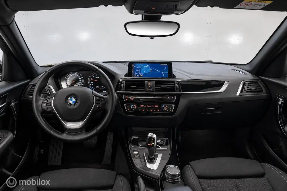 BMW 1-serie 118i Cor. Lease Executive ✓AUT✓LED✓NAP✓P uit 2019, foto 2