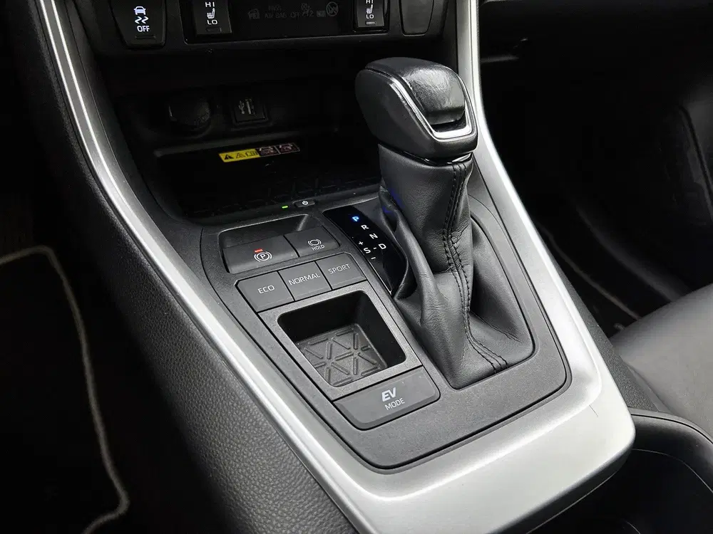 Toyota RAV 4 2.5 Hybrid Style Bi-Tone uit 2024, foto 11