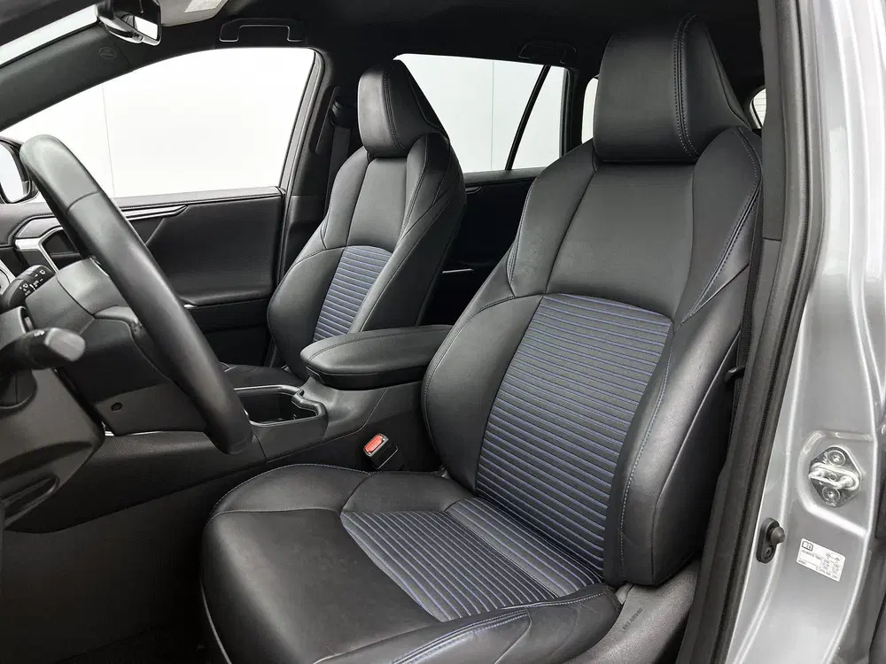 Toyota RAV 4 2.5 Hybrid Style Bi-Tone uit 2024, foto 15