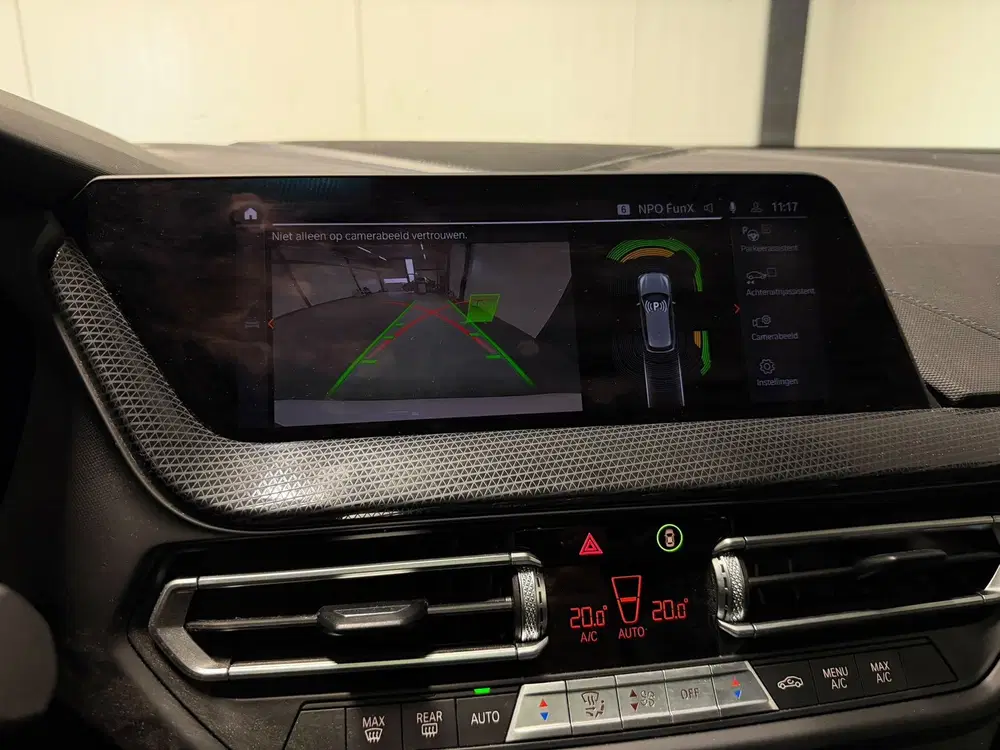BMW 1-serie 116i Executive Edition (M-SPORT uit 2021, foto 14