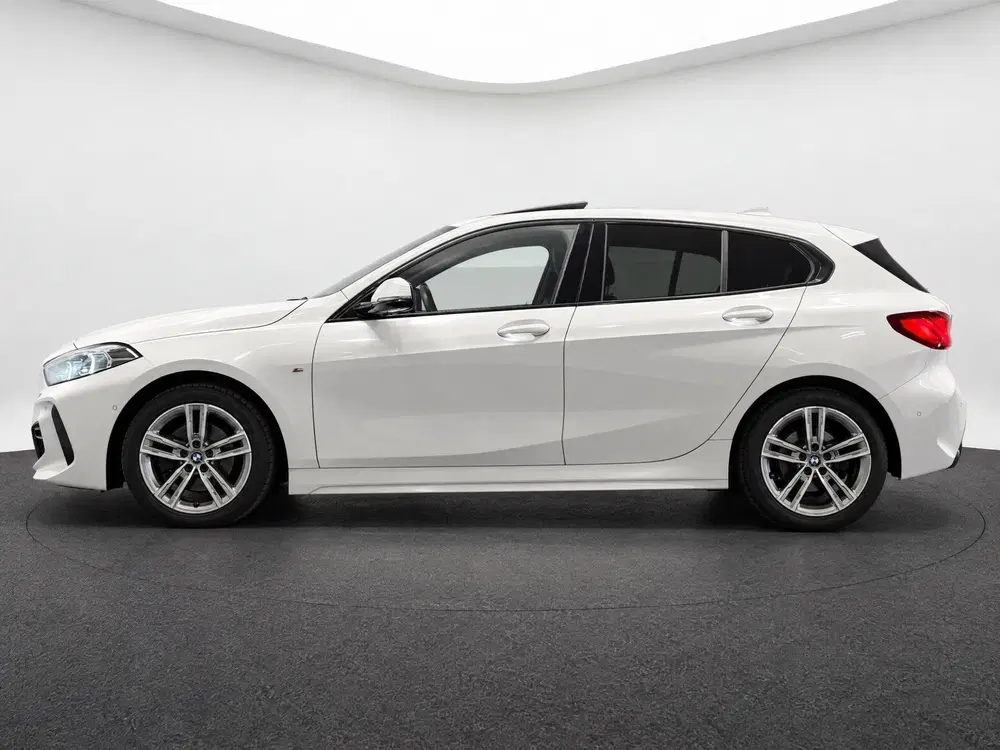 BMW 1-serie 116i Executive Edition (M-SPORT uit 2021, foto 3