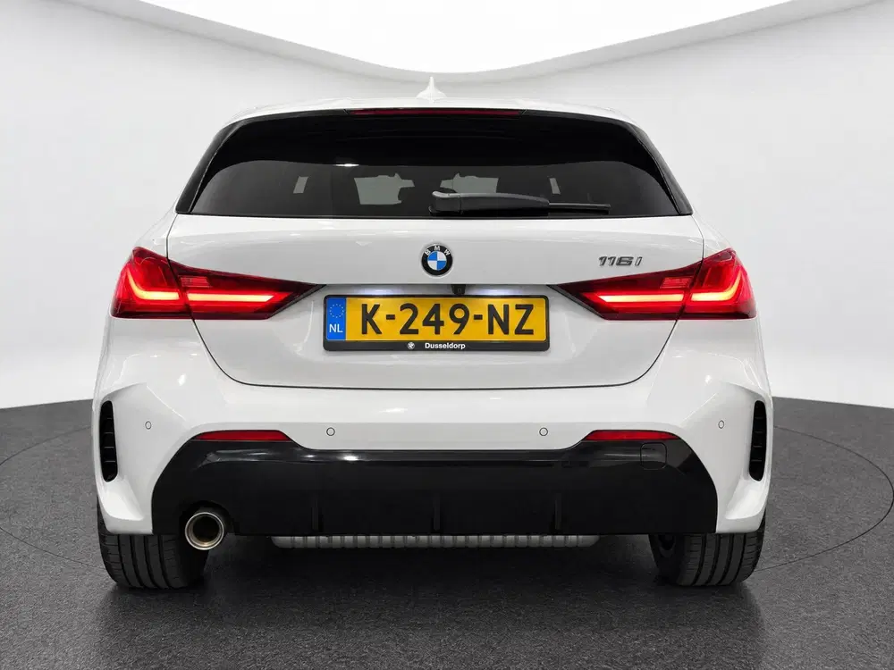 BMW 1-serie 116i Executive Edition (M-SPORT uit 2021, foto 8