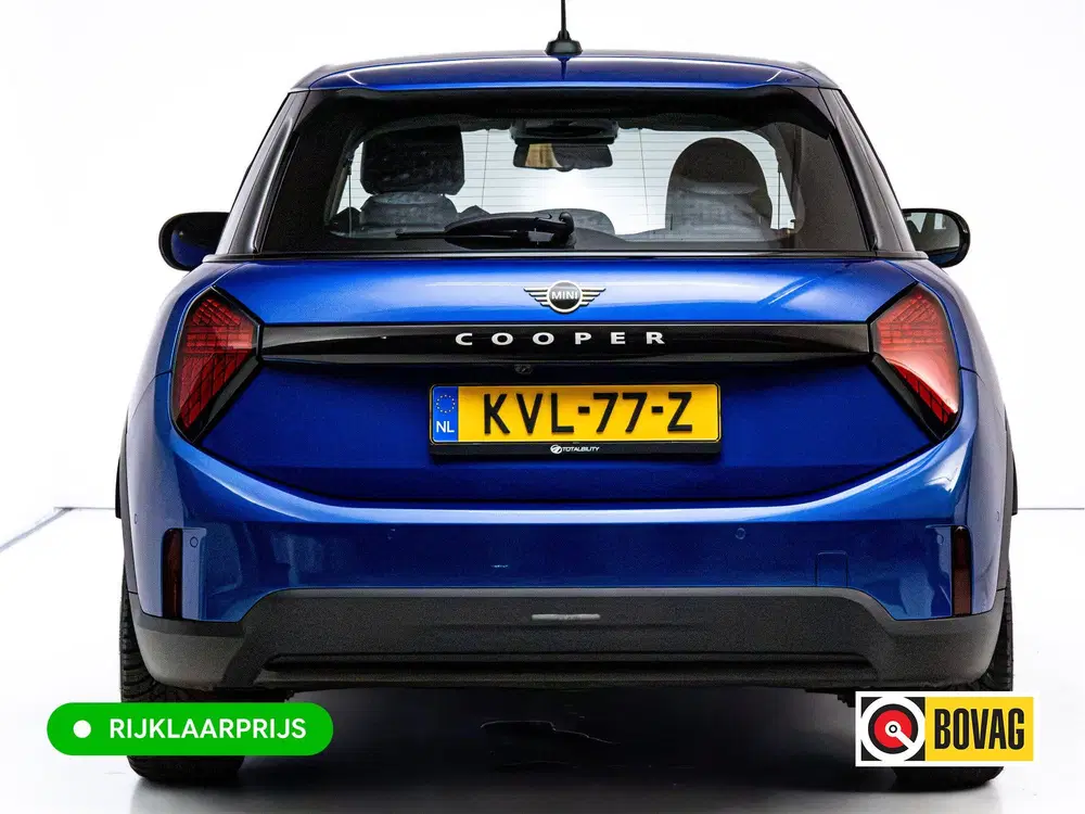 Mini Cooper C 1.5 Cooper C Black 5 drs. uit 2024, foto 4