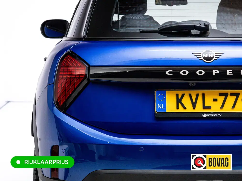 Mini Cooper C 1.5 Cooper C Black 5 drs. uit 2024, foto 5