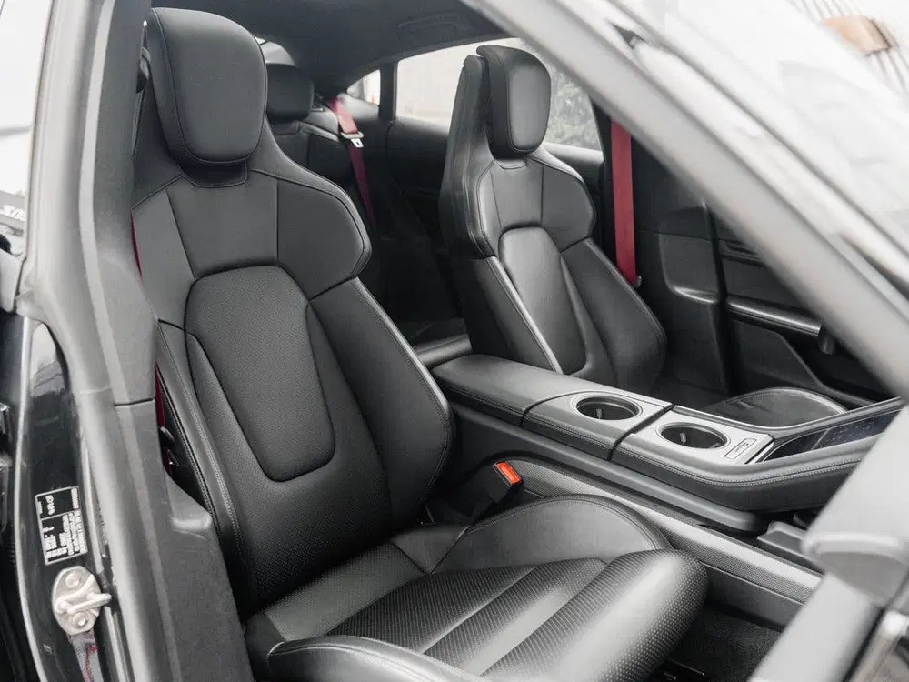 Porsche Taycan 4S Performance 93 kWh uit 2020, foto 11