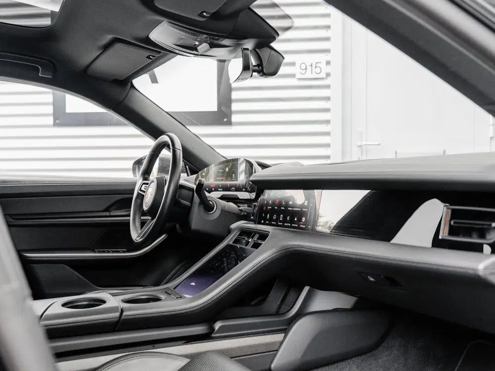 Porsche Taycan 4S Performance 93 kWh uit 2020, foto 9