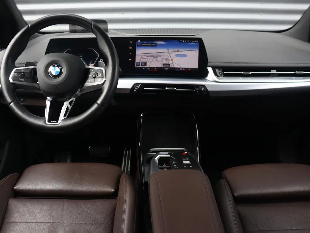 BMW 2-serie Active Tourer 220i uit 2023, foto 11