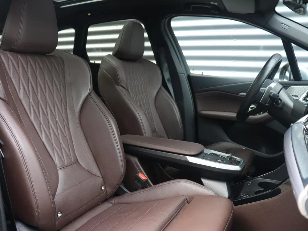 BMW 2-serie Active Tourer 220i uit 2023, foto 8