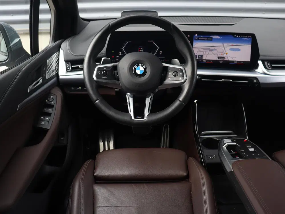 BMW 2-serie Active Tourer 220i uit 2023, foto 9
