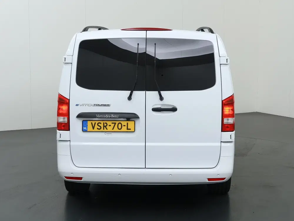 Mercedes-Benz Vito eVito uit 2022, foto 4