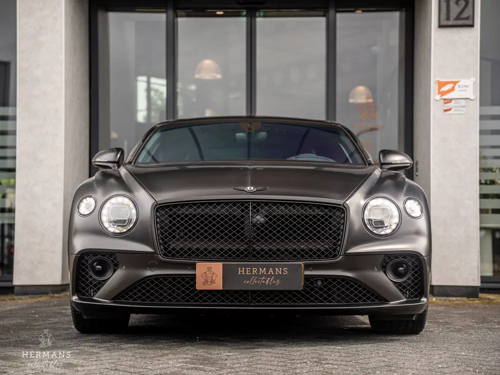 Bentley Continental GT 4.0 V8 uit 2021, foto 3