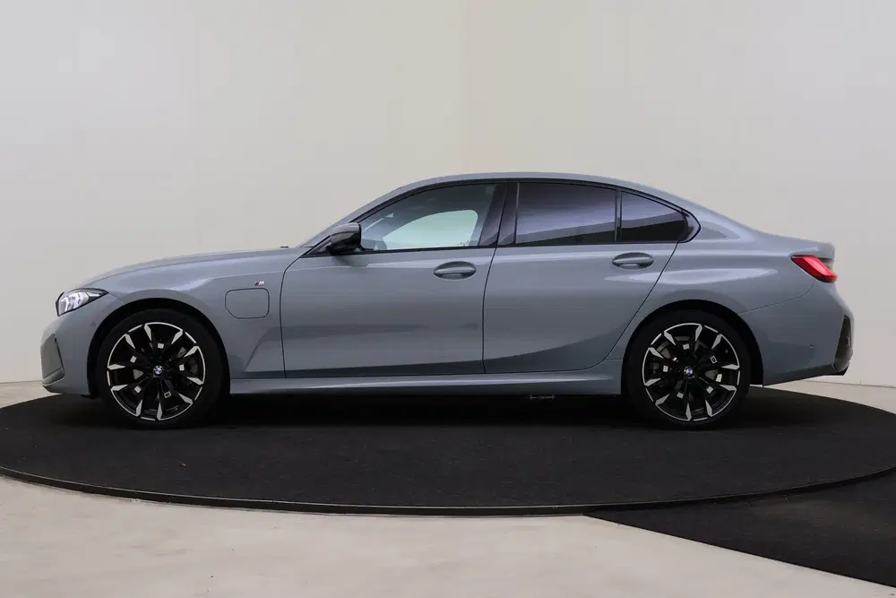 BMW 3-serie 330e M Sport Automaat uit 2026, foto 14