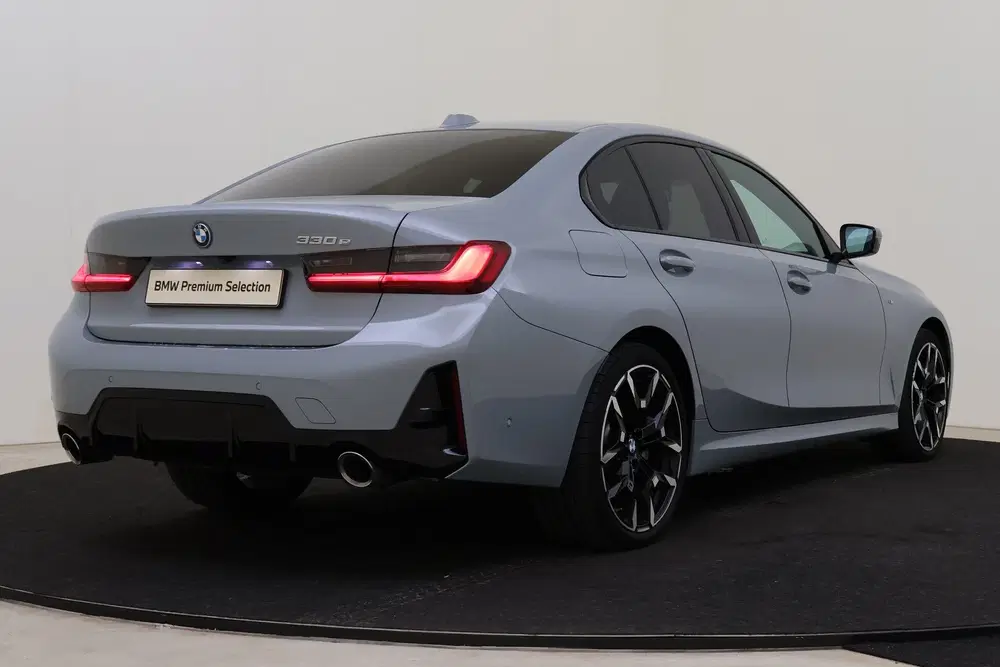 BMW 3-serie 330e M Sport Automaat uit 2026, foto 2