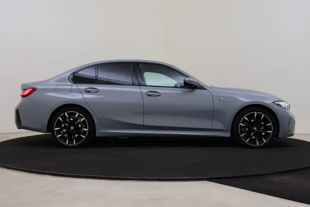 BMW 3-serie 330e M Sport Automaat uit 2026, foto 7
