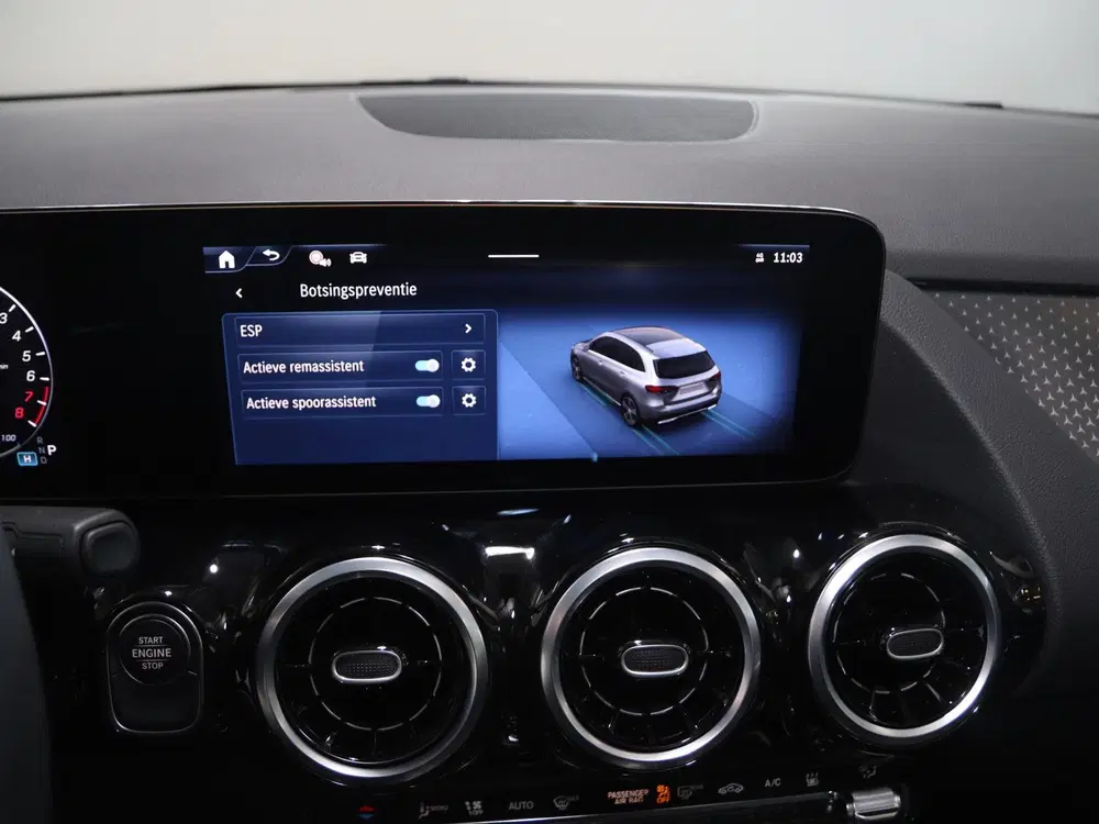 Mercedes-Benz B-Klasse 250 e Luxury Line uit 2025, foto 15