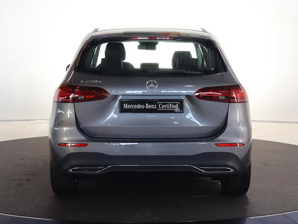 Mercedes-Benz B-Klasse 250 e Luxury Line uit 2025, foto 4