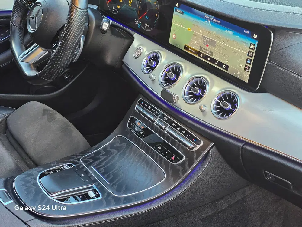 Mercedes-Benz E-Klasse 300 e 4MATIC AMG 63 Look uit 2020, foto 15
