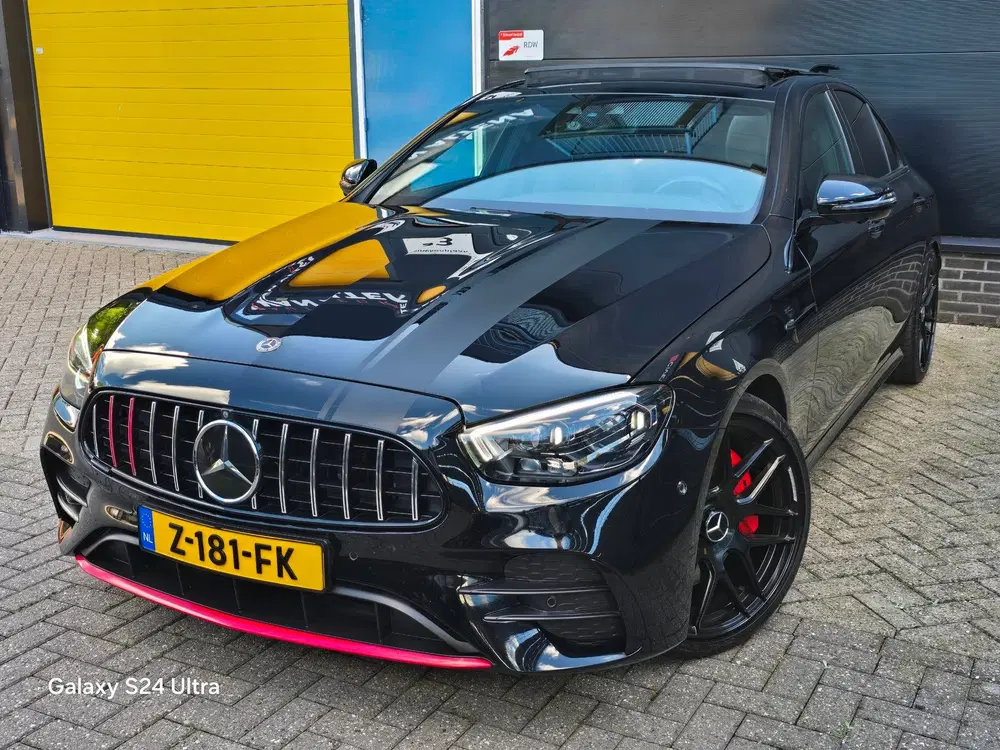 Mercedes-Benz E-Klasse 300 e 4MATIC AMG 63 Look uit 2020, foto 3