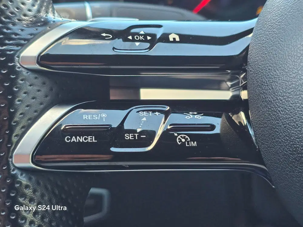 Mercedes-Benz E-Klasse 300 e 4MATIC AMG 63 Look uit 2020, foto 8