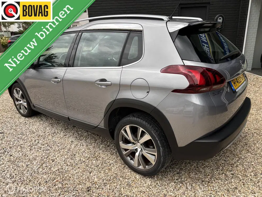 Peugeot 2008 1.2 PureTech Allure 110 PK navigatie halfl uit 2019, foto 3