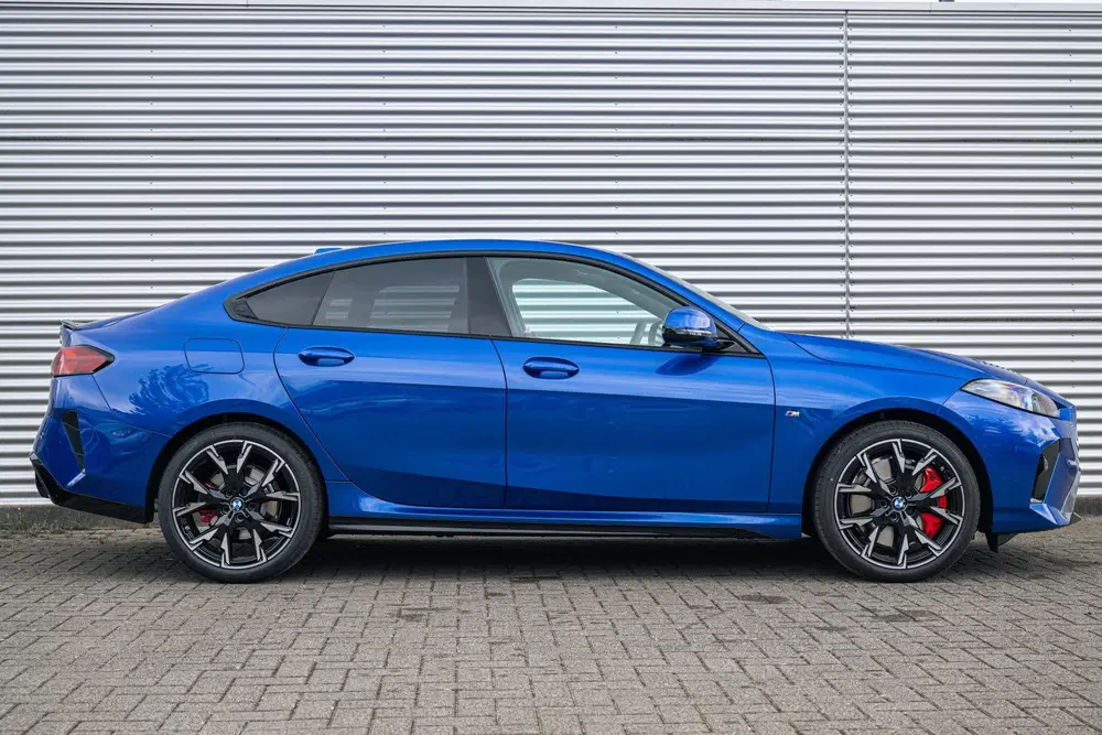 BMW 2-serie Coupé 220 M Sport Automaat uit 2025, foto 3