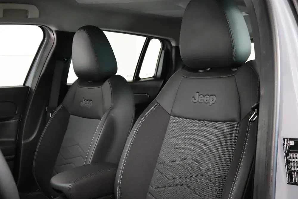 Jeep Avenger 1.2 e-Hybrid Altitude Apple Carplay uit 2025, foto 4