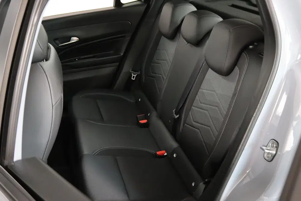 Jeep Avenger 1.2 e-Hybrid Altitude Apple Carplay uit 2025, foto 5