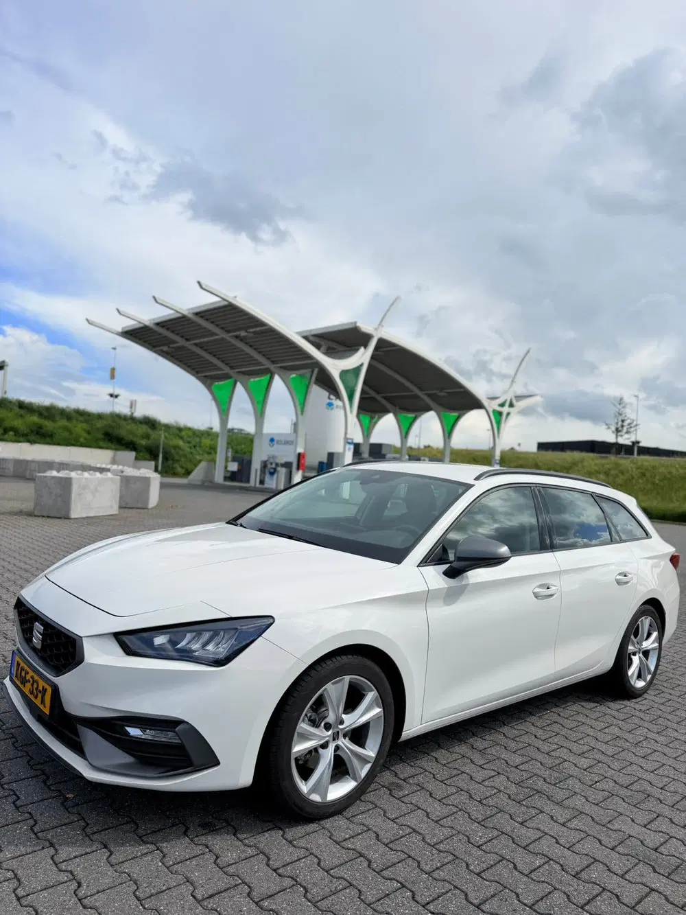 SEAT Leon Leon 1.0 EcoTSI FR Business Intense uit 2024