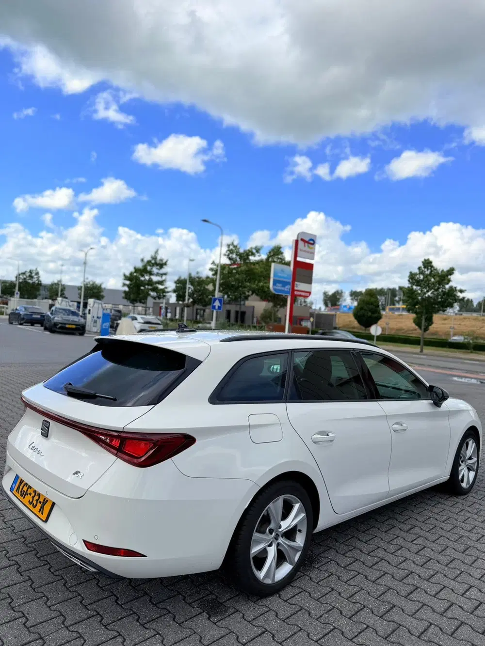 SEAT Leon Leon 1.0 EcoTSI FR Business Intense uit 2024, foto 5