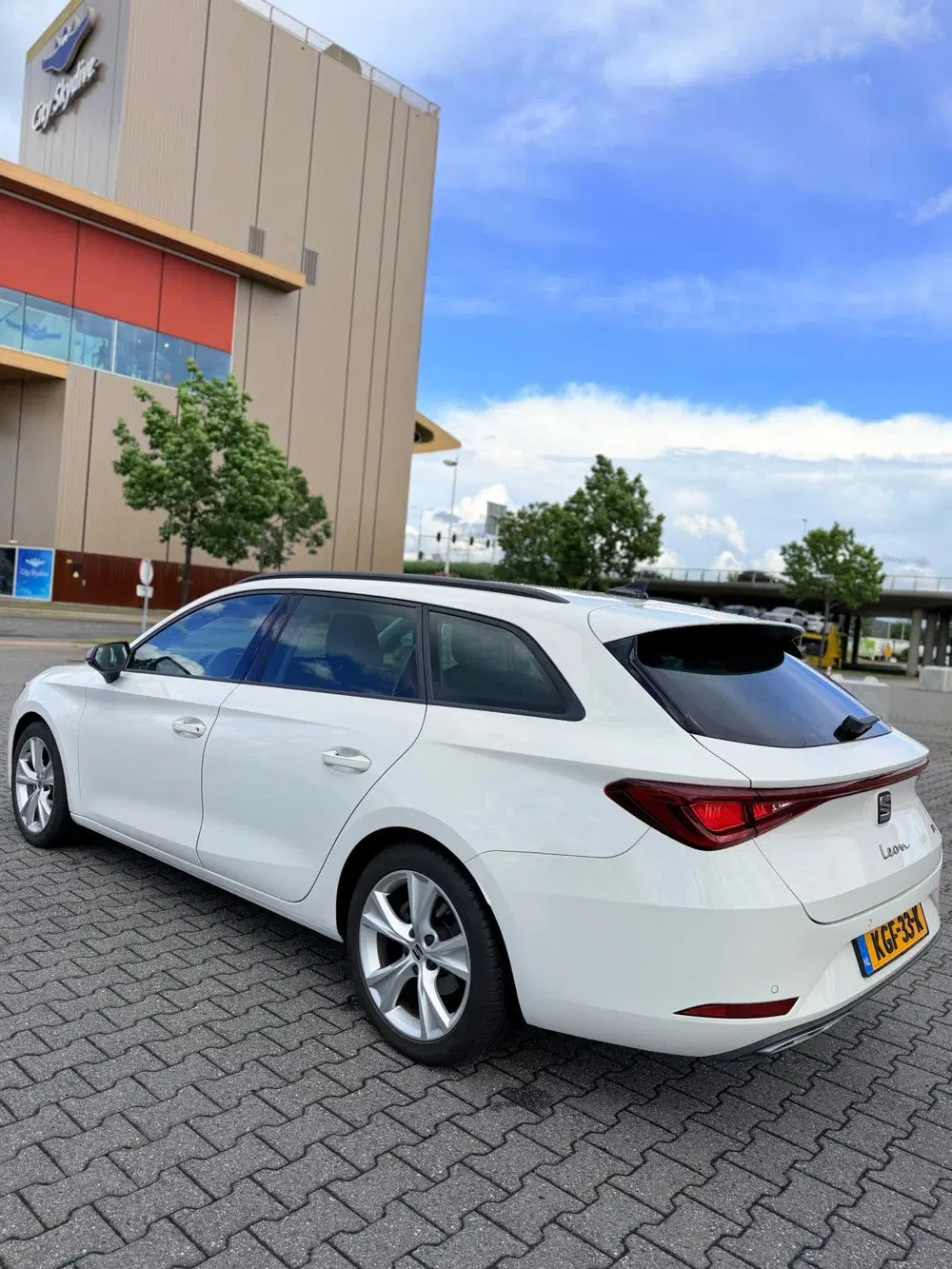 SEAT Leon Leon 1.0 EcoTSI FR Business Intense uit 2024, foto 7