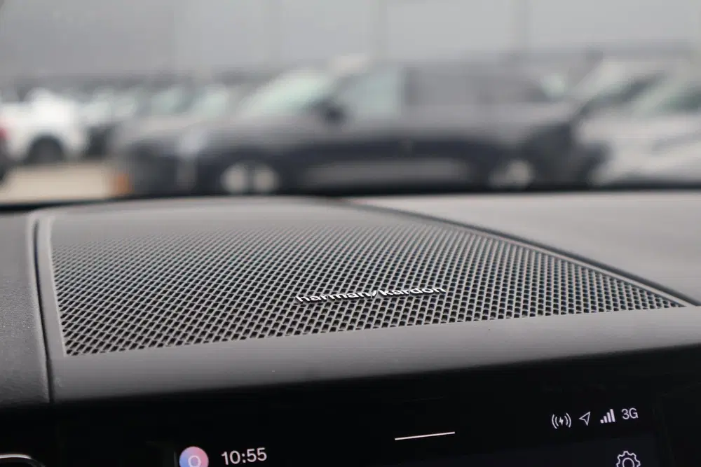 Volvo XC60 2.0 T6 Plug-in Hybrid AWD Plus Dark uit 2025, foto 12