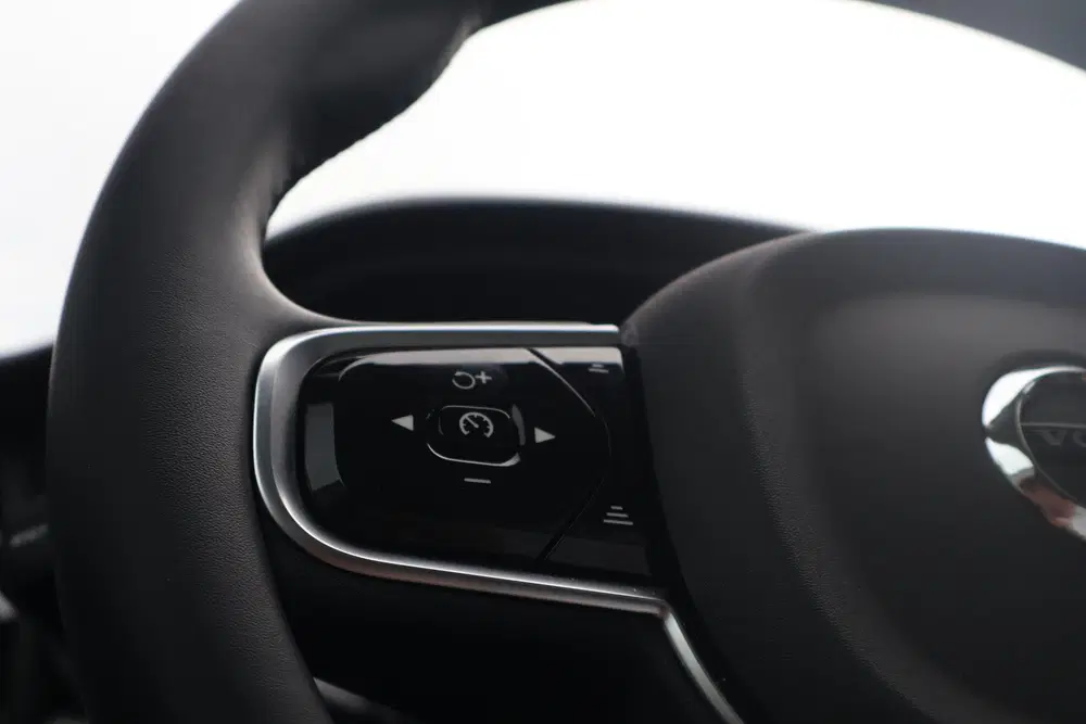 Volvo XC60 2.0 T6 Plug-in Hybrid AWD Plus Dark uit 2025, foto 15
